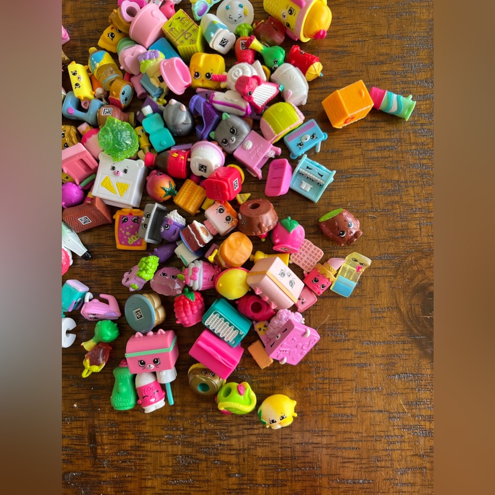 Shopkins bundle - Picture 6 of 6